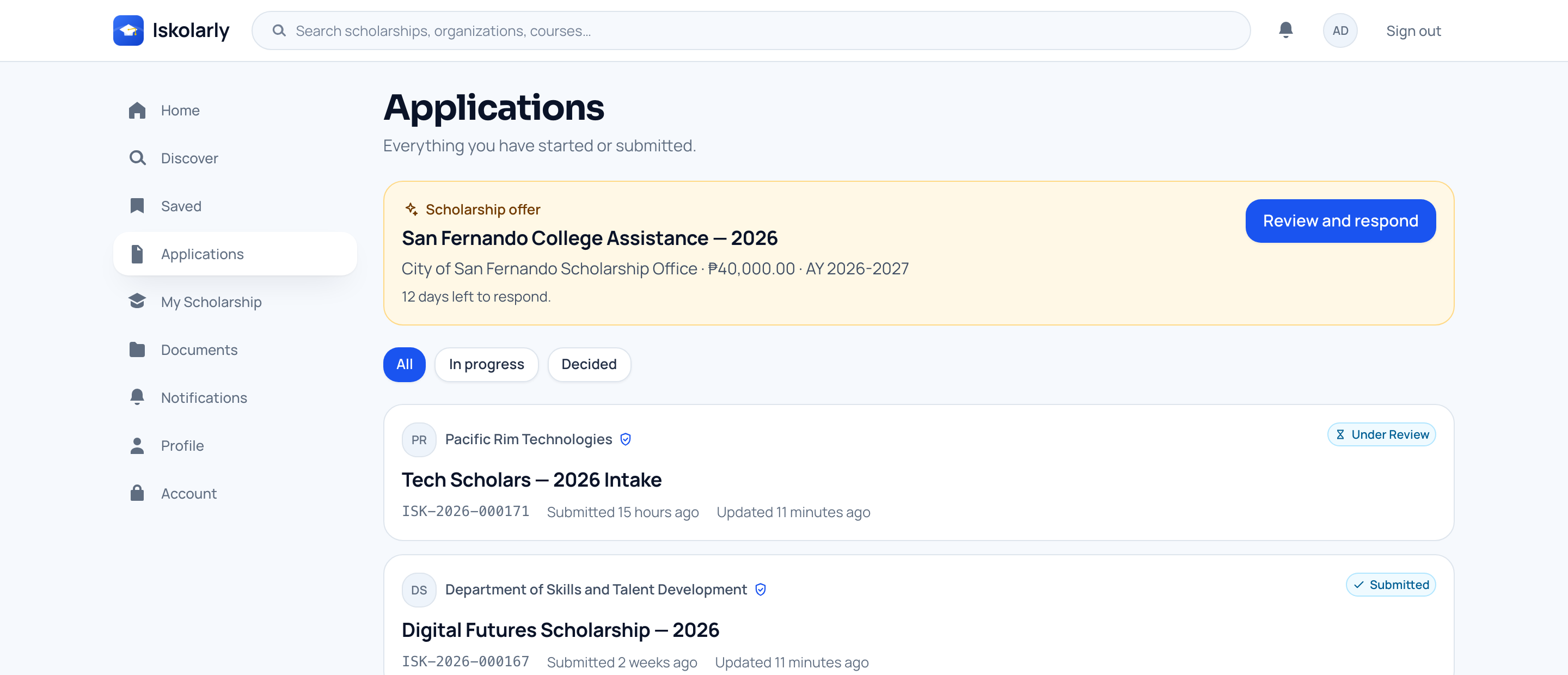 A student’s list of sent forms, each showing the scholarship, who offers it, and its current stage.